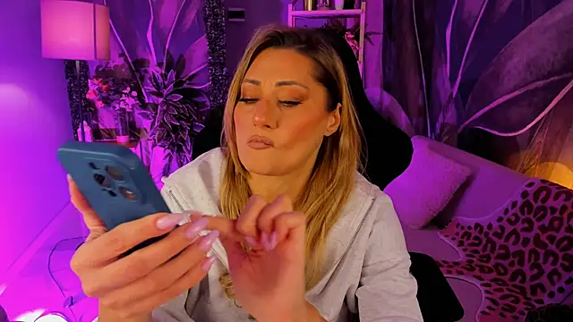 SarahAlluring online show from 11-20-25, 12:27