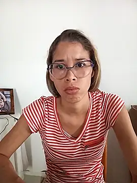Snapshot of Sexi_girl29 chatting on 04-14-26, 01:06 Sexi girl29 online show from 04-14-26, 01:06