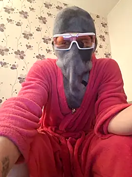 Snapshot of ThePython666 chatting on 03-11-25, 06:52 ThePython666 online show from 03-11-25, 06:52