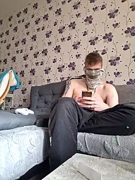 Snapshot of ThePython666 chatting on 10-22-25, 09:31 ThePython666 online show from 10-22-25, 09:31