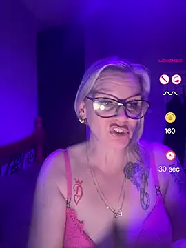 Curvy-Cleo online show from 04-27-26, 08:07