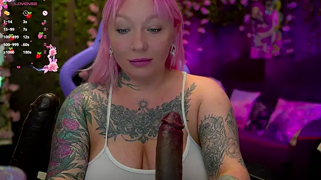 Snapshot of BlackedBarbie chatting on 09-23-25, 03:48 BlackedBarbie online show from 09-23-25, 03:48