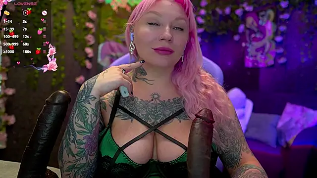 Snapshot of BlackedBarbie chatting on 10-02-25, 06:48 BlackedBarbie online show from 10-02-25, 06:48