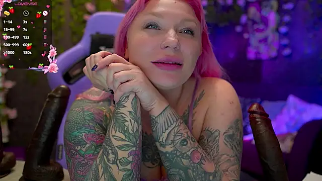 Snapshot of BlackedBarbie chatting on 10-08-25, 06:49 BlackedBarbie online show from 10-08-25, 06:49