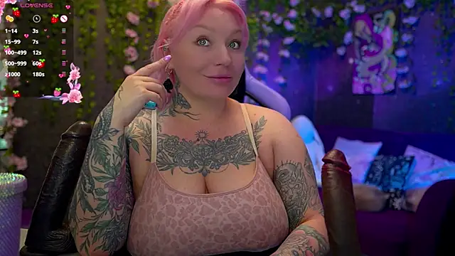 Snapshot of BlackedBarbie chatting on 10-19-25, 01:56 BlackedBarbie online show from 10-19-25, 01:56