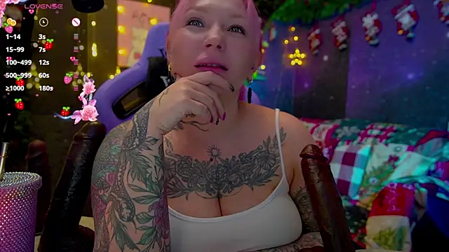 Snapshot of BlackedBarbie chatting on 12-14-25, 07:18 BlackedBarbie online show from 12-14-25, 07:18