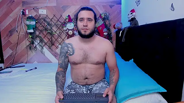 Snapshot of EmilyandChristianTattoos chatting on 12-21-25, 11:23 EmilyandChristianTattoos online show from 12-21-25, 11:23