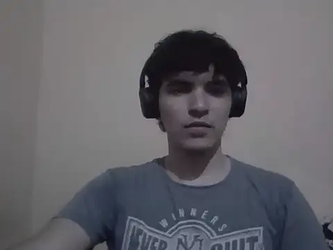 Snapshot of Visculi chatting on 12-17-25, 11:44 Visculi online show from 12-17-25, 11:44