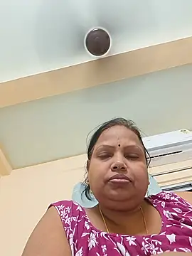 Snapshot of Arohi35 chatting on 05-17-26, 01:40 Arohi35 online show from 05-17-26, 01:40