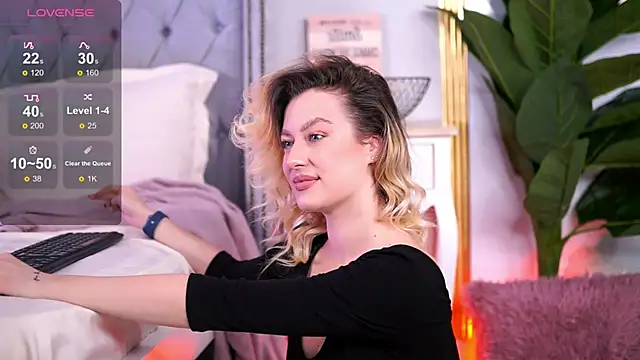 Snapshot of AnnastasiaMills chatting on 03-21-25, 12:06 AnnastasiaMills online show from 03-21-25, 12:06