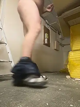 Snapshot of billybib83 chatting on 10-31-25, 04:08 billybib83 online show from 10-31-25, 04:08