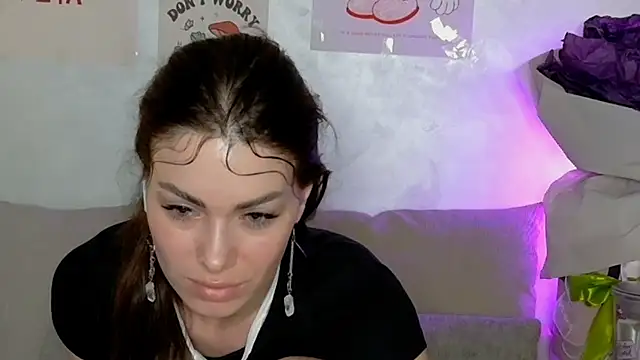 SweetDarling7 online show from 06-18-26, 07:18