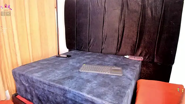 Maturecouple1 online show from 04-15-26, 07:58