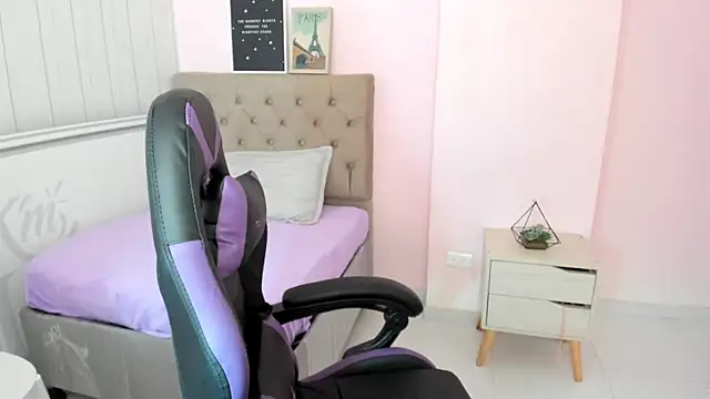 Tania Duque online show from 10-08-25, 01:53