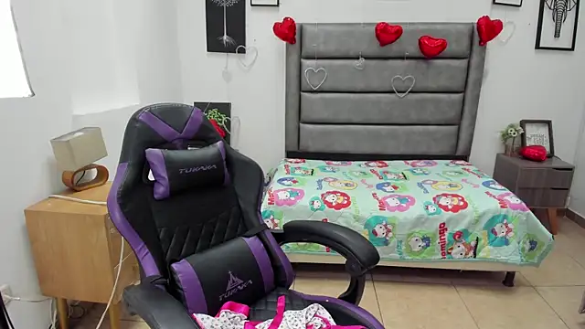 Tania Duque online show from 04-14-26, 01:50