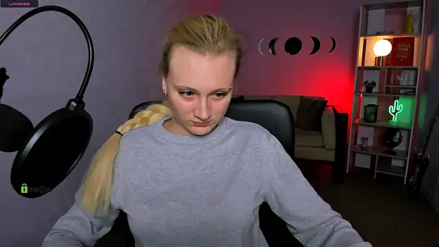 madam uliis online show from 11-29-25, 12:30