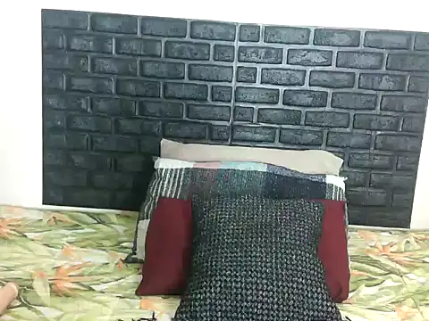 Snapshot of clover_cams1874 chatting on 05-06-26, 05:07 clover cams1874 online show from 05-06-26, 05:07