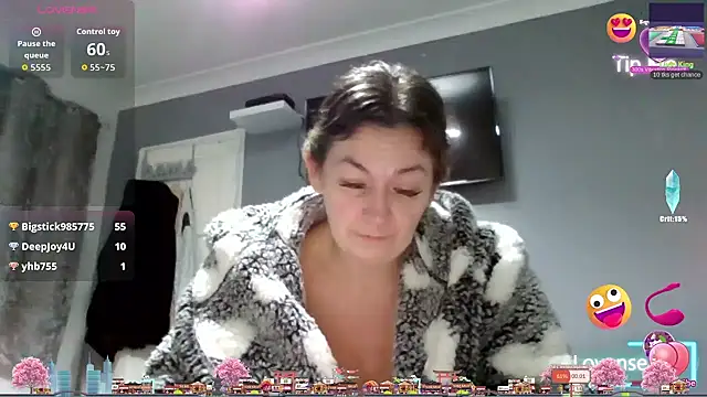 GoldenSquirter online show from 11-28-25, 10:23