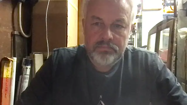 Berg Boy online show from 10-17-25, 04:20