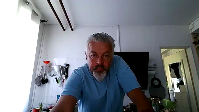 Berg Boy online show from 05-24-26, 06:40