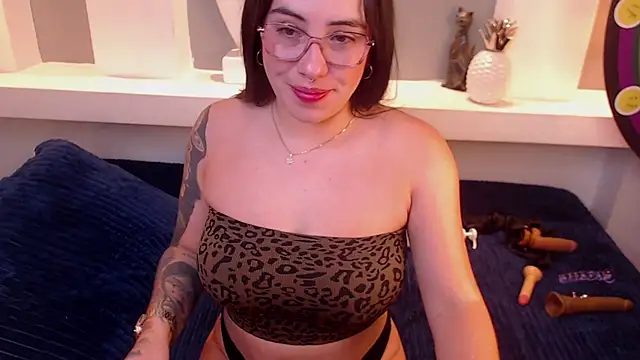 milu w4llace online show from 12-13-25, 11:54