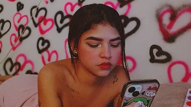 Snapshot of kityy_playful chatting on 10-25-25, 08:03 kityy playful online show from 10-25-25, 08:03