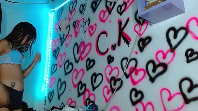 Snapshot of kityy_playful chatting on 11-12-25, 06:25 kityy playful online show from 11-12-25, 06:25