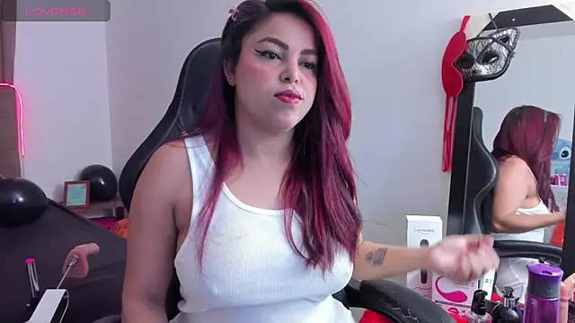 Mehlany Moretz online show from 11-15-25, 03:04