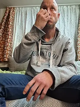 svenpfeifer online show from 12-20-25, 02:35