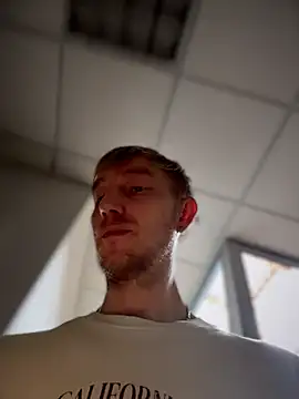 Snapshot of MilanModel chatting on 03-28-26, 03:00 MilanModel online show from 03-28-26, 03:00