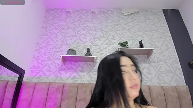 MelinaCruz online show from 12-20-25, 04:19