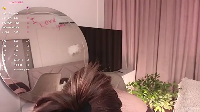 NormaCusson online show from 10-26-25, 07:36