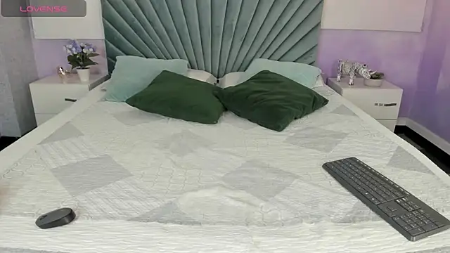 JulietSofia online show from 09-16-25, 03:51