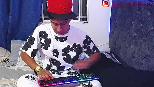 Stone grey1  online show from 11-27-25, 06:59