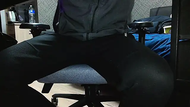 Snapshot of Yoloyo93 chatting on 02-14-26, 06:48 Yoloyo93 online show from 02-14-26, 06:48