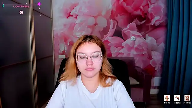 AngelinaLow online show from 01-11-26, 06:29