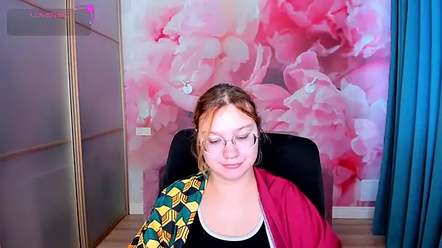 AngelinaLow online show from 02-06-26, 12:30