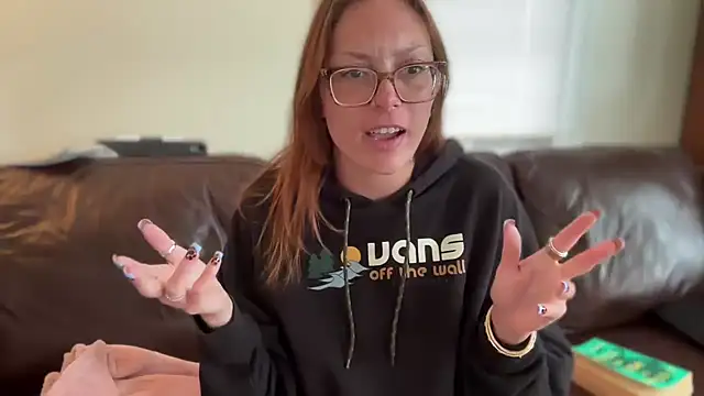 SpaceCowWhore online show from 06-18-26, 03:49