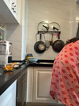 aa520uv online show from 04-05-26, 02:20