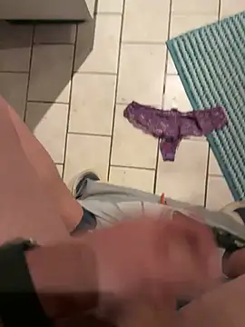 Snapshot of wassermann8484 chatting on 04-05-26, 06:05 wassermann8484 online show from 04-05-26, 06:05