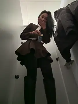 linger-23 online show from 03-18-26, 05:32