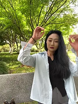 linger-23 online show from 04-10-26, 06:40