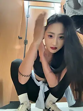 linger-23 online show from 04-20-26, 07:55