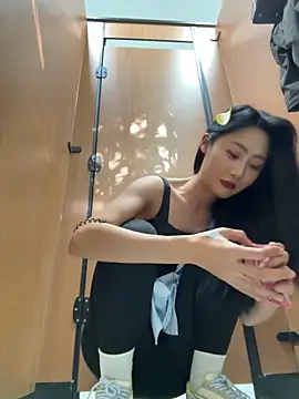 linger-23 online show from 04-26-26, 08:12