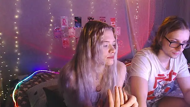 Your Horny Friends online show from 03-28-26, 08:08