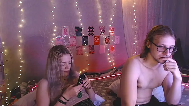 Your Horny Friends online show from 04-04-26, 02:36