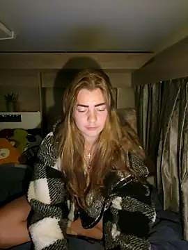 Snapshot of Amesthyst_destiny chatting on 10-15-25, 01:17 Amesthyst destiny online show from 10-15-25, 01:17