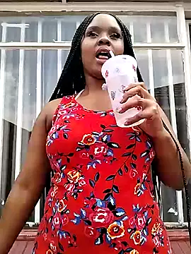 Snapshot of LUNAx02 chatting on 12-15-25, 11:14 LUNAx02 online show from 12-15-25, 11:14