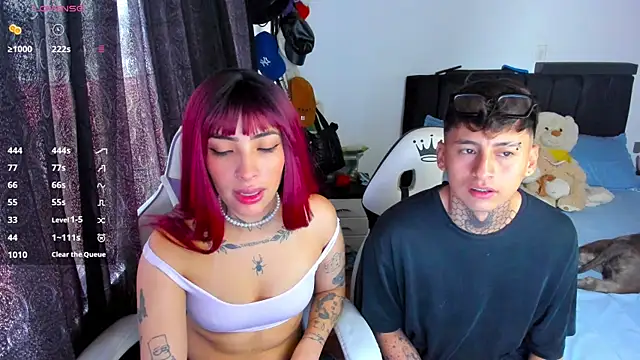 Snapshot of Alex_Sabrina chatting on 03-13-25, 02:33 Alex Sabrina online show from 03-13-25, 02:33