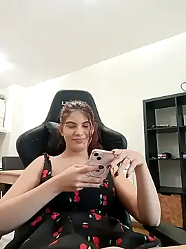 MeCherryy online show from 10-27-25, 03:05